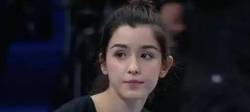 陈赫工作室辟谣,哈尼克孜进医院,只为照顾病危奶奶_妻子_黄晓明_事情