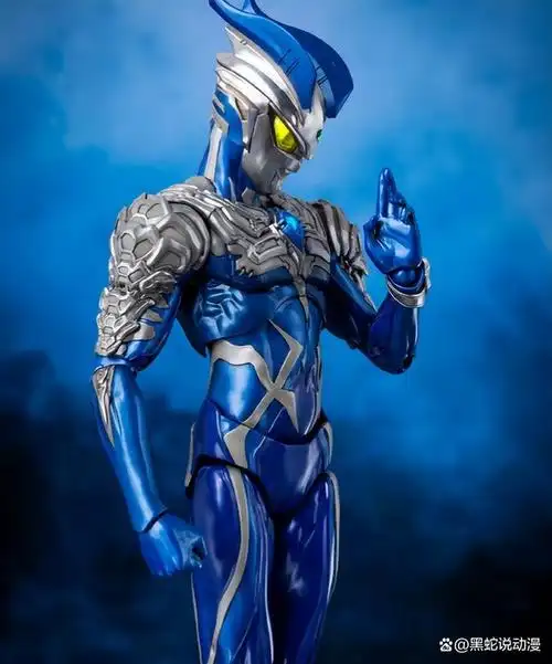 这次带来的是以蓝色为主调的「赛罗奥特曼 月神奇迹型」,具有特殊能力