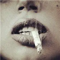 抽烟女头像高冷黑白色 2019抽烟女生头像【点击鼠标右键下载】