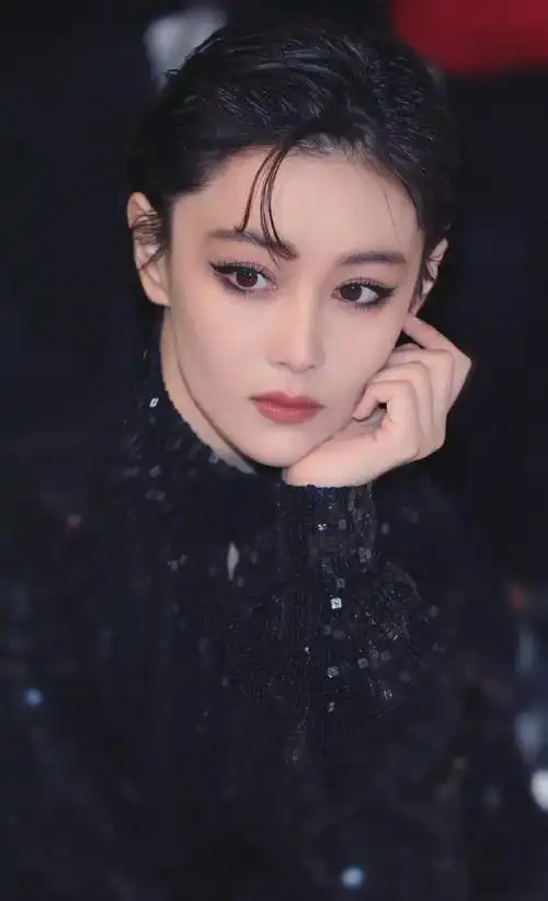 张馨予10年前旧照被流出形象大变不敢认网友满身都是风尘味