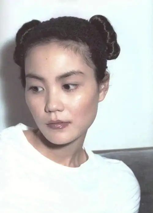 1997年,王菲在日本杂志switch里的写真.#王菲#杂志#时尚  #穿搭#灵动