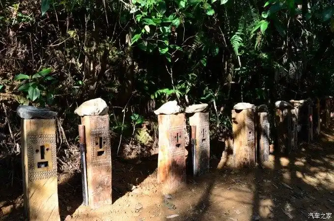 佤族部落著名的人头桩