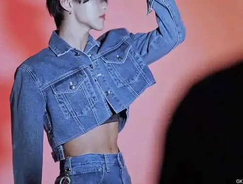 荣荣的腹肌!这是我能看的吗.