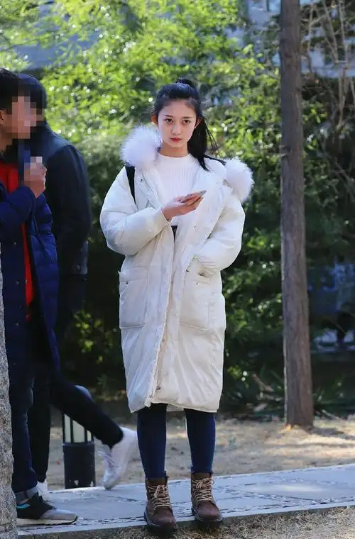 北电艺考现场美女考生坦然自若一身艺术范