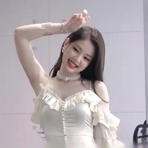 自修清晰 jennie头像 侵删 - 堆糖,美图壁纸兴趣社区