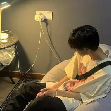 林鲸落真人男生头像