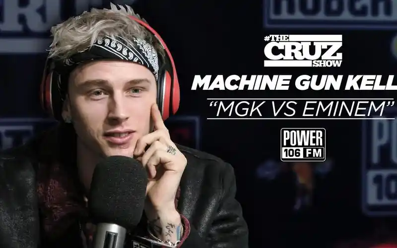 mgk转型摇滚的原因找到了原因竟仅仅是喜欢上了这个伴奏