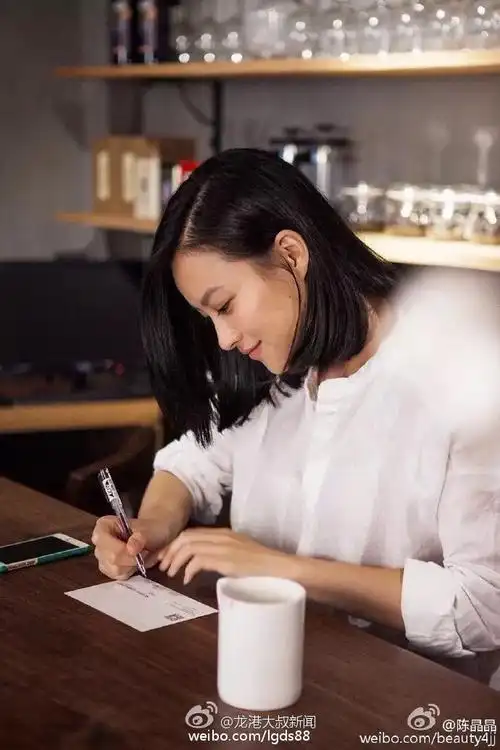 浙江电视台美女主播是我们苍南人叫陈晶晶