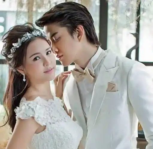 还记得演过《浪漫满屋》的李海娜吗?现在过得怎么样?_mike_amp_亚洲