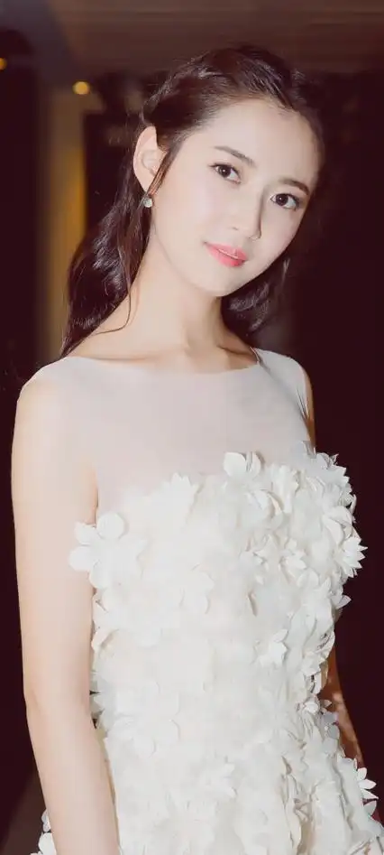 陈钰琪 白色裙子 高清全面屏手机壁纸,好看的陈钰琪 白色裙子 高清