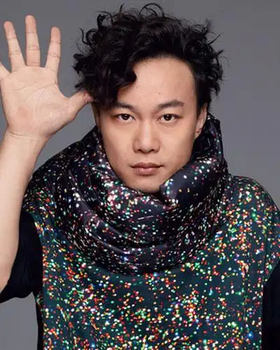 eason陈奕迅发型图片烟花烫发型最经典