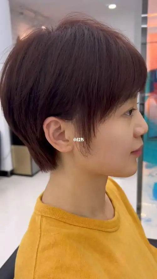 短发发型微调一下69再染个发色的重要性