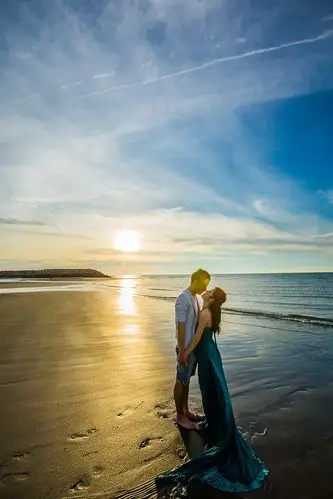 幸福,就是两个相爱的人每天在一起.