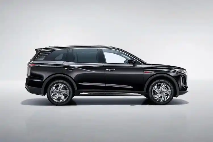 作为一辆中大型suv,全新红旗hs7有着一定的"块头感".