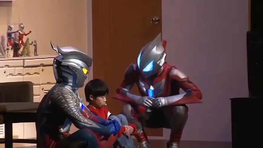 赛罗对老爹感到自豪,捷德却把天聊死