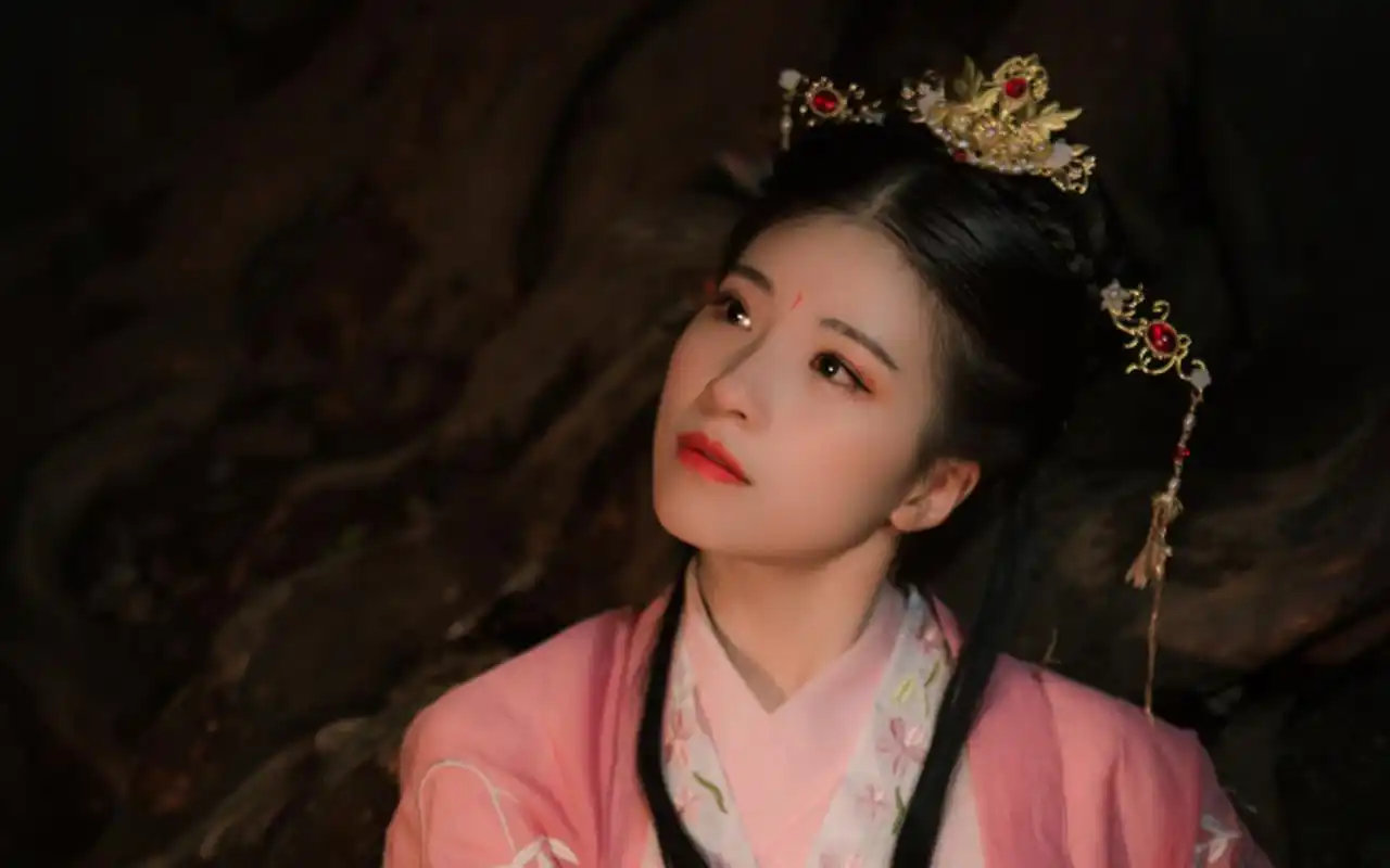 古风美女梦幻写真高清图片桌面壁纸