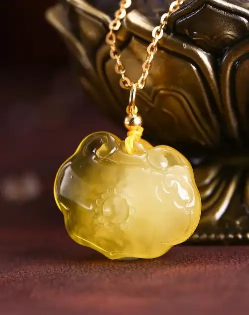 hwsa 赵薇代言-如意锁蜜蜡吊坠附证书