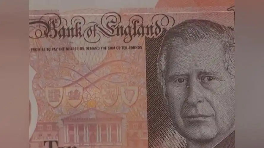英国:新版英镑纸币首次展出