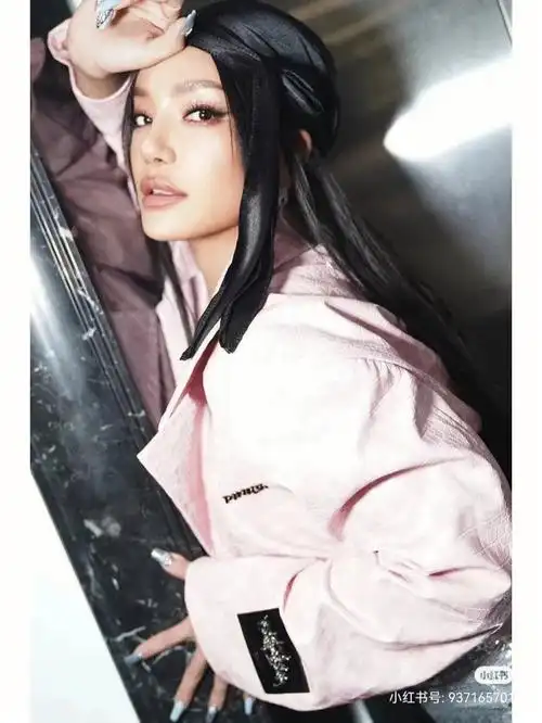 江映蓉inrebecca定格潇洒