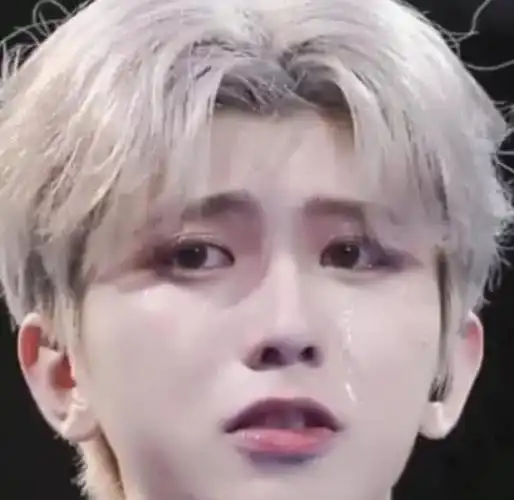 有一种"梨花带雨"叫蔡徐坤哭泣,微微啜泣惹人怜,女生甘拜下风