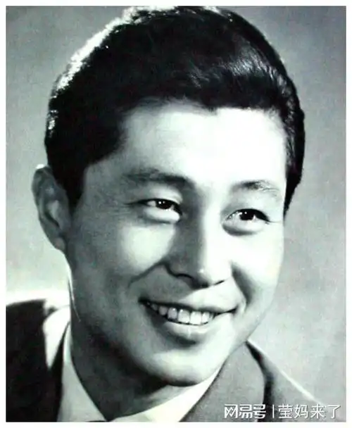 玨哥,你最近看了王心刚的新闻吗?这位传奇演员的故事真的是太感人了!