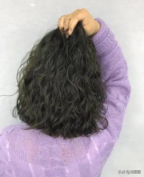 元旦烫发精选保暖小卷蓬松时尚真洋气头发细软女性最适合