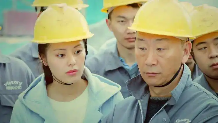 春天里:工人满脸血躺地上,老板看了差点晕过去,下秒更是被吓到