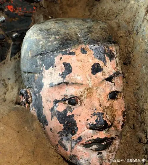 兵马俑坑内首次发现活人俑,连警察都笑出眼泪