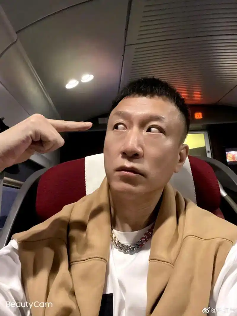 孙红雷"综艺天王孙漂亮"一副无戏可拍的亚子.