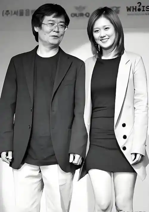 被内娱封杀的张娜拉,时隔15年再亮相,都说赵丽颖照着她整容