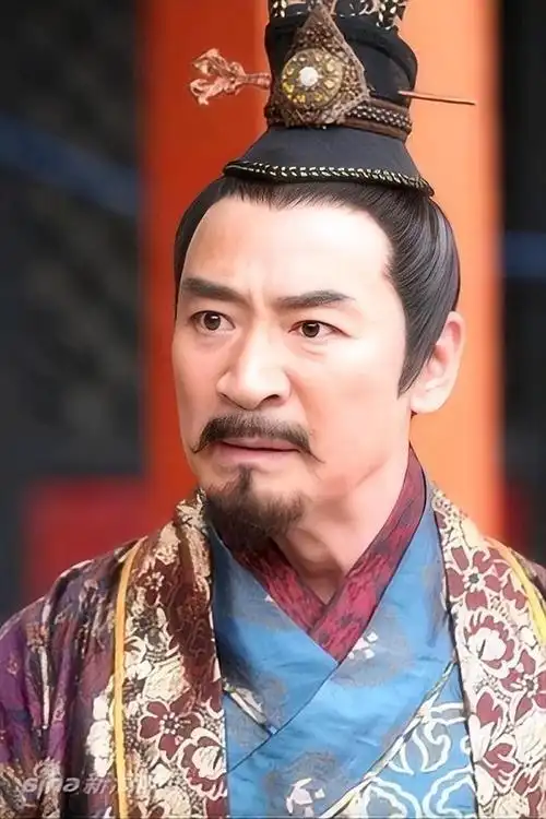 69岁寇振海白发老态妻子48岁风韵犹存儿子上高中