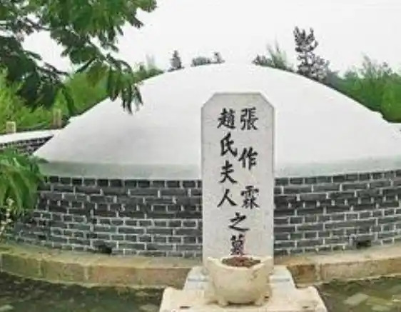 张作霖去世9年后,坟前跪了一人,痛哭说了4个字,字字戳心