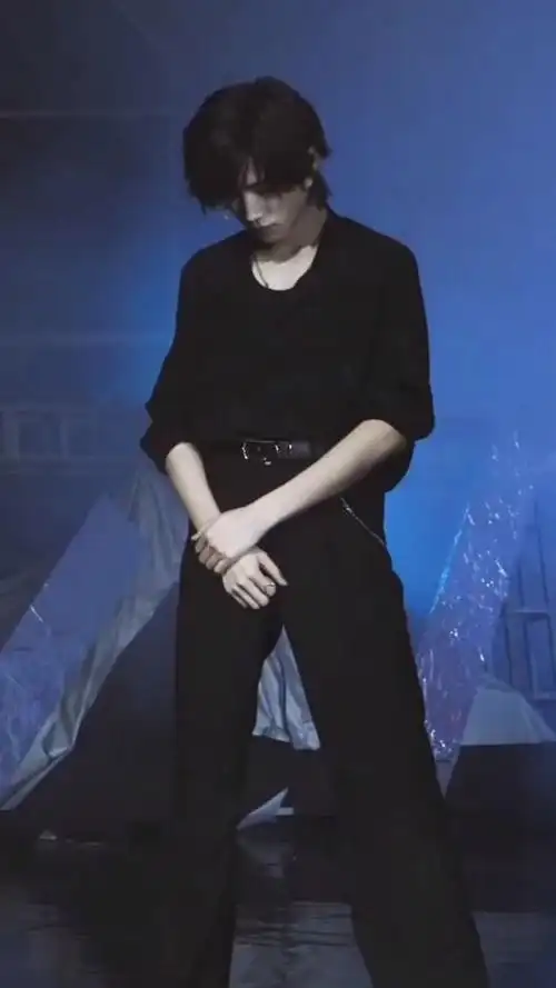 人鱼好腰(妖)力#宋亚轩破风直拍