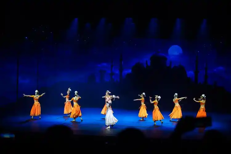 这个春天去丽江千古情过一次花痴节