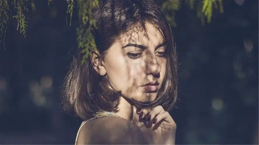 为什么"坏"女人从不主动,却能吸引男人?