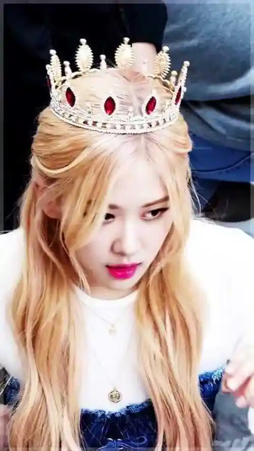 朴彩英戴上皇冠的出逃公主就是我们的rose女王