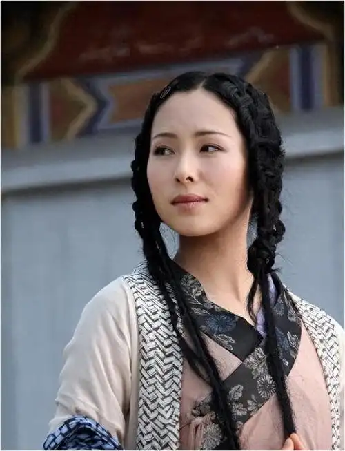 江一燕在《四大名捕》中的戏份超过了女一号,引发了影迷们的不满.