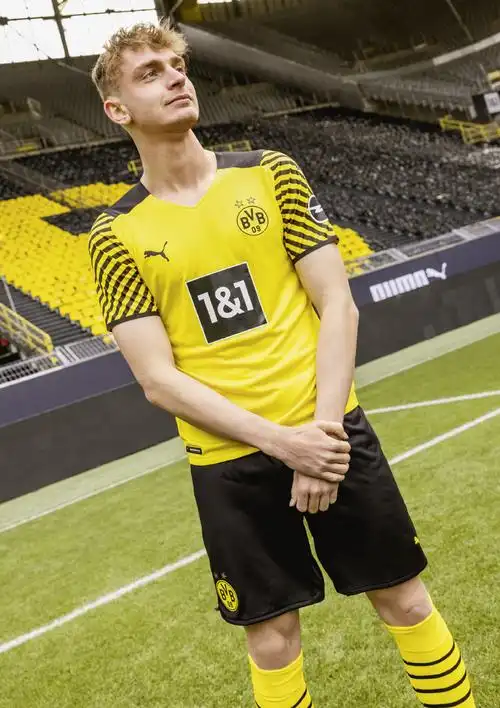 多特蒙德202122赛季主场球衣