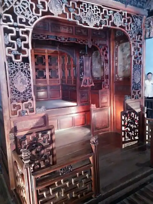 明朝时顶级的手工木雕床