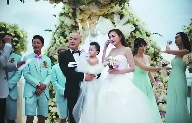 贾玲在包贝尔的婚礼上帮了柳岩后,两人为何却没有深入合作?