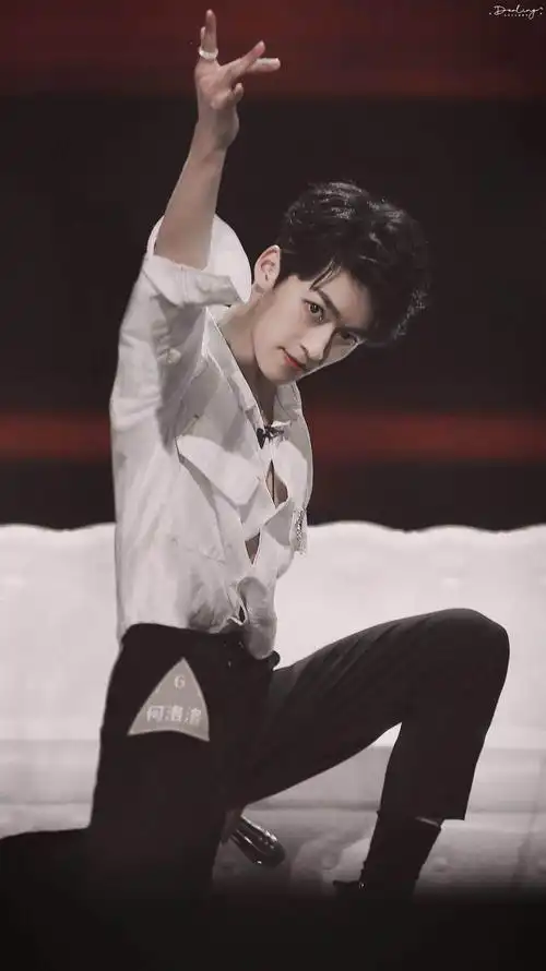 wink狙击手何洛洛,可奶可盐,是个眼睛里有星星的男孩子啊