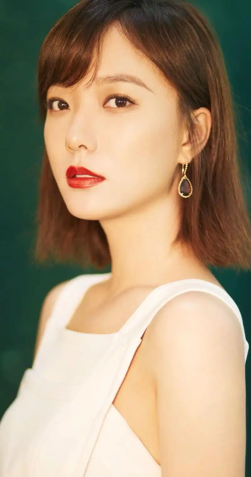 王珞丹高清写真图集,知性优雅,恬静贤淑