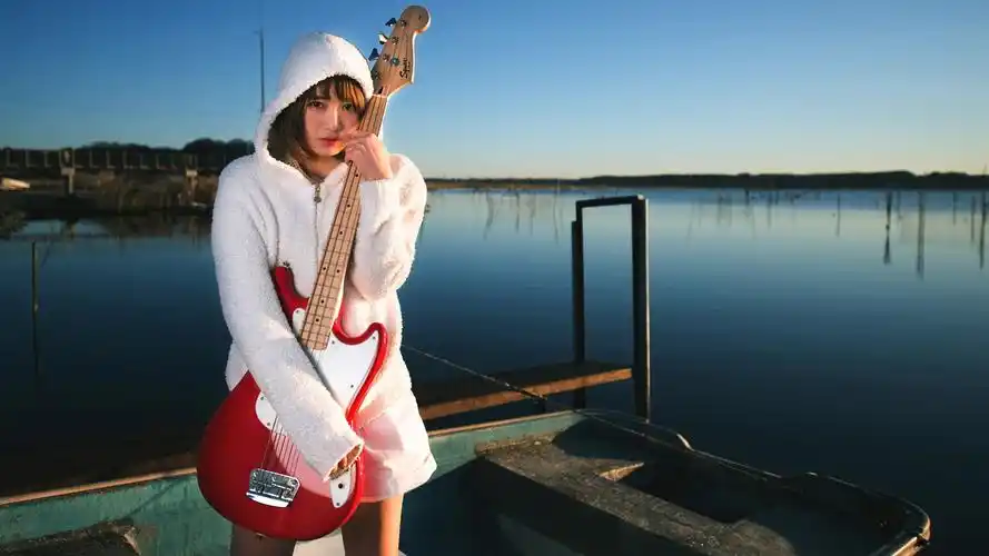 弹吉他的女孩唯美小清新电脑壁纸