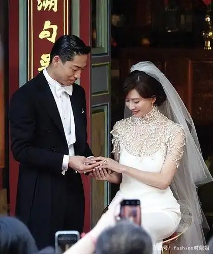 女神林志玲终于结婚了,穿过无数连衣裙,也比不上一件幸福的婚纱