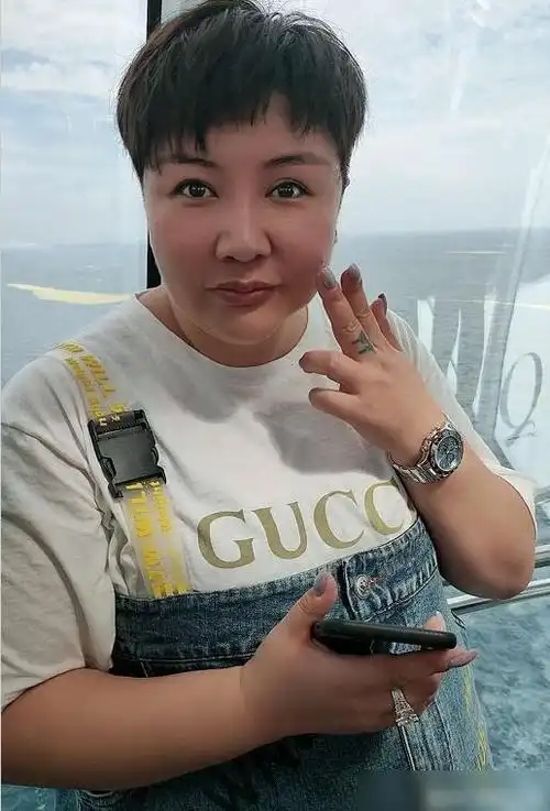 德云社为师母庆生王惠腹起似乎有喜态表弟张云雷未发声祝福