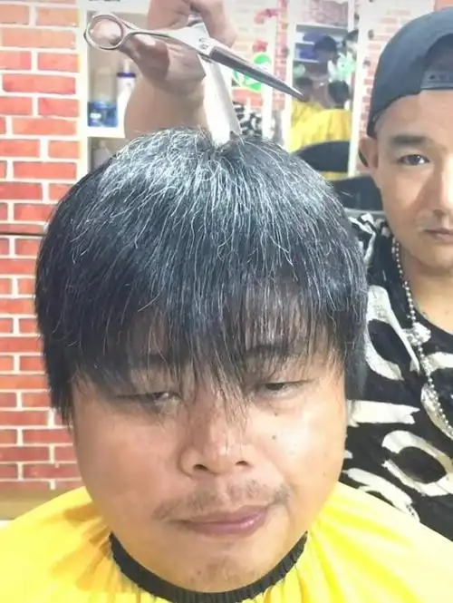 邋遢大叔理完发秒变帅气小伙,网友:论发型的重要性!