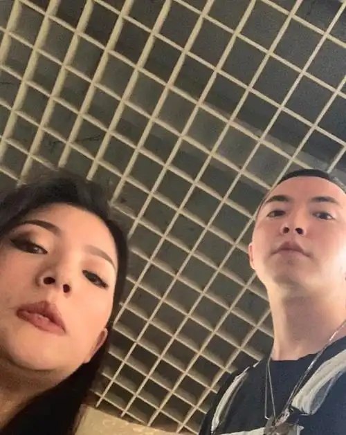 jony j公布恋情,网友送祝福:还好不是她_网易订阅