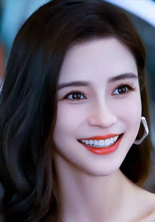 女明星"假牙"大pk,谁的嘴巴闭不上,谁的嘴里藏着一套房?