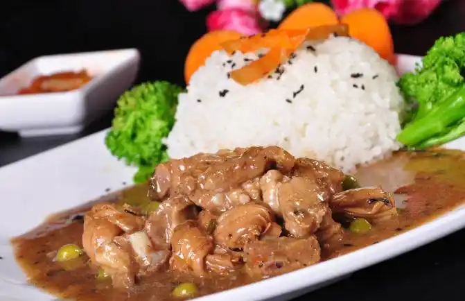 美式黑胡椒牛肉饭 ￥18元/份 月售17份