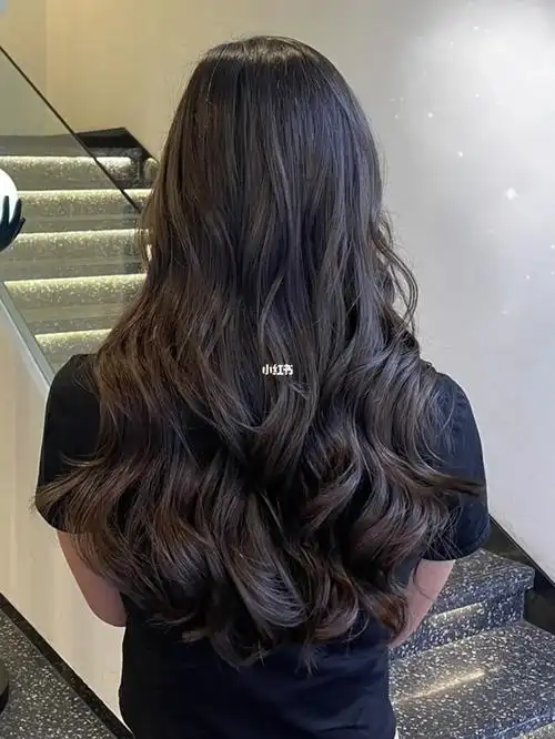 中长发女生一定要尝试的慵懒法式大卷